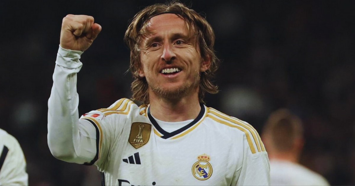 لوكا مودريتش يجدد عقده مع ريال مدريد