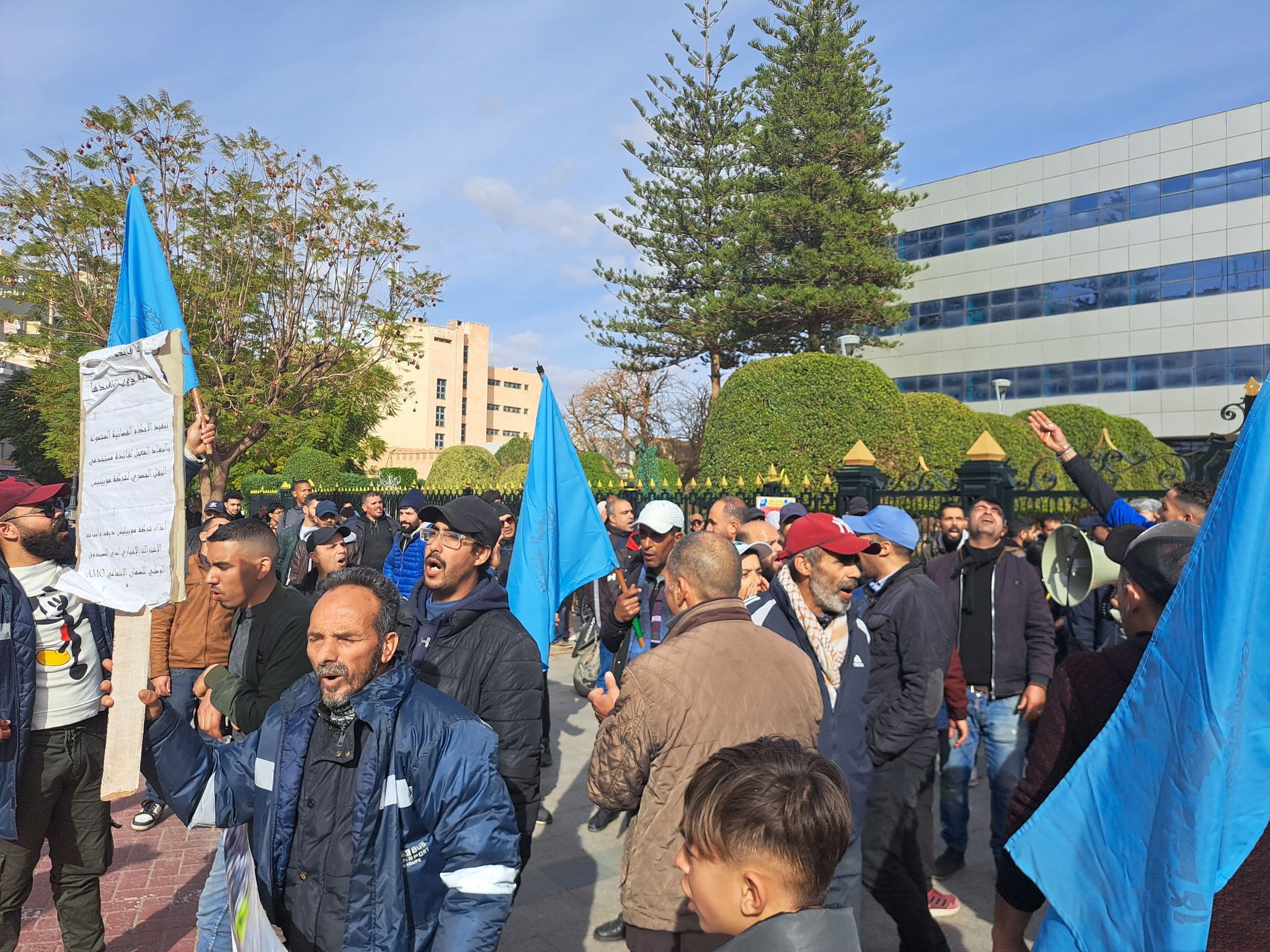 احتجاجات عمال النقل بوجدة